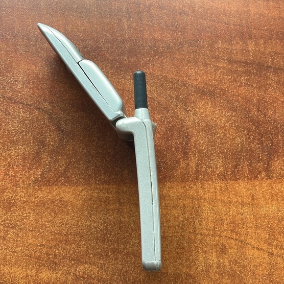 Vintage Mercedes-Benz Motorola Timeport Cell Phone sold as is. Preowned - Picture 11 of 12